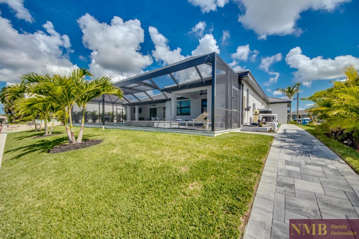 Ferienhaus-Cape-Coral-Bon Voyage_66-Back-of-Home